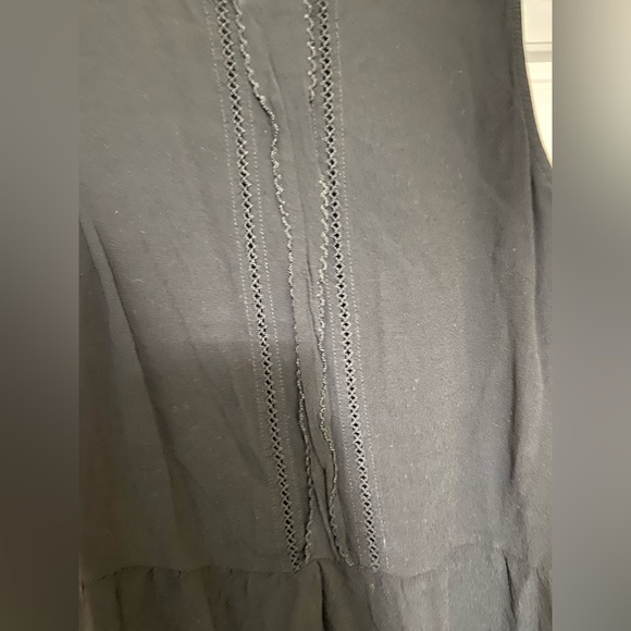 H&M BLACK SLEEVELESS PEPLUM TOP - Picture 3 of 9